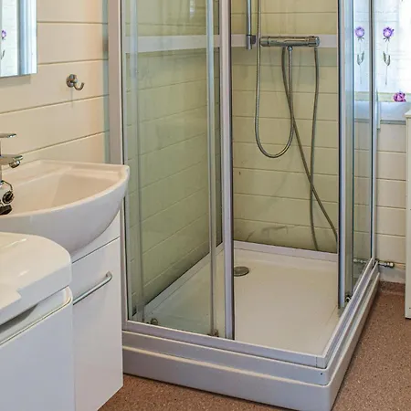 2 Bedroom Awesome In Sarpsborg 度假居