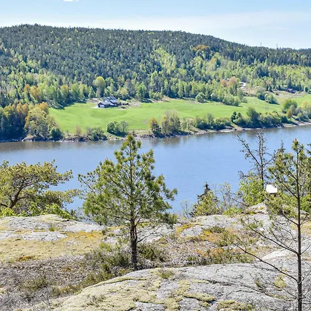 Amazing Home In Sarpsborg With Lake View *